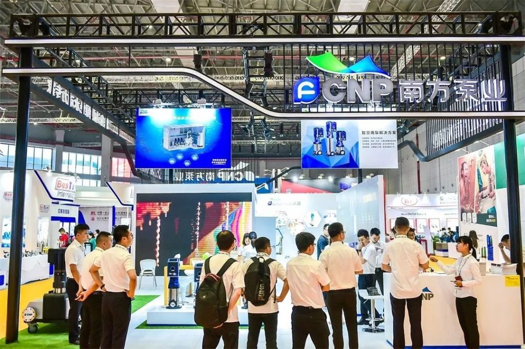 總理帶頭喝“下水道水”，新加坡為何被逼至如此？-