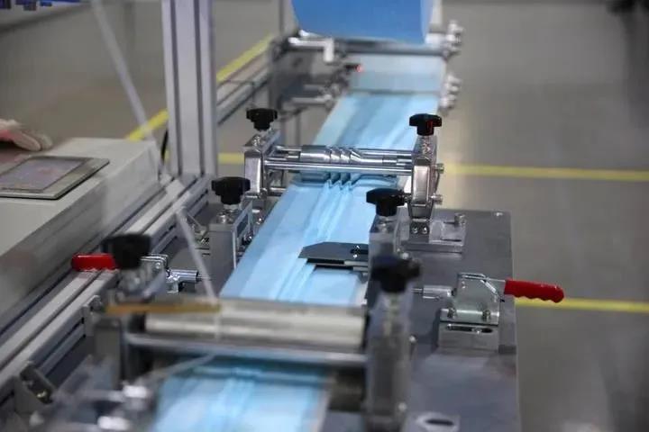 是跨界演繹，還是實力展現？利歐宣布口罩生產線投產，日產能100萬只-