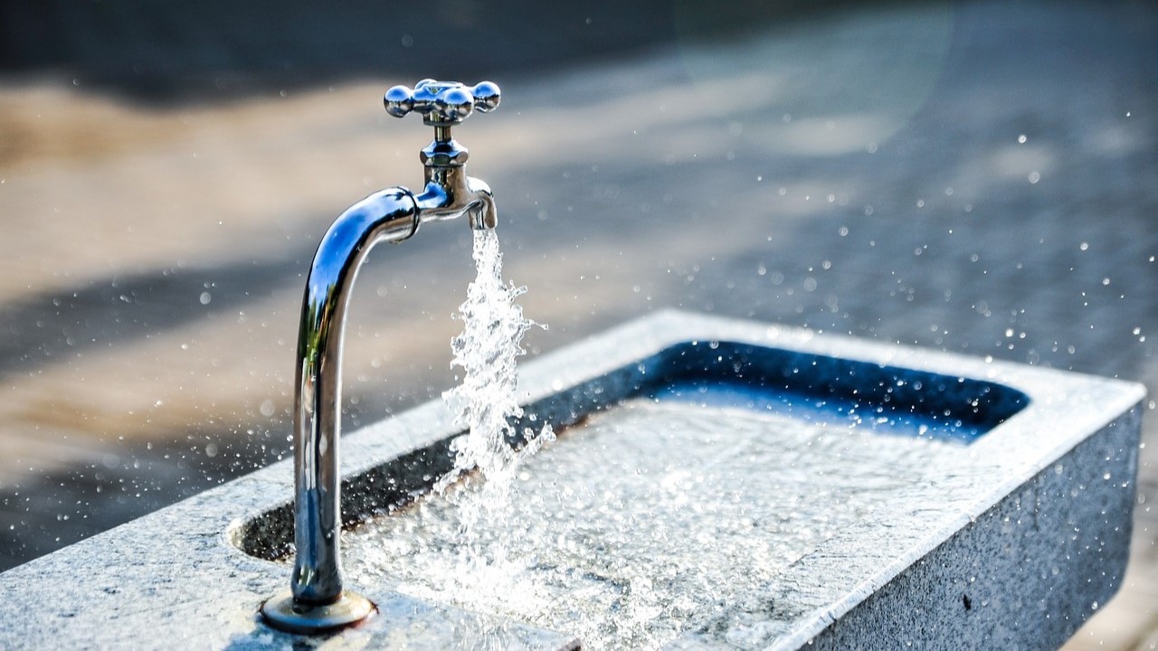 上海自來(lái)水變“網(wǎng)紅”，民生工程也能喝出高級(jí)感！